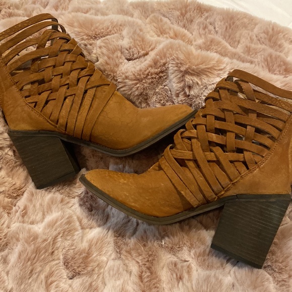 8 Bootie Free People Tan Leather Woven Distressed Heeled Zip Women Carerra Boot - Picture 4 of 8